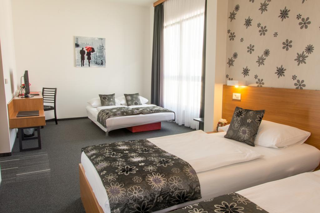 Hotel Delminivm Zagabria Esterno foto